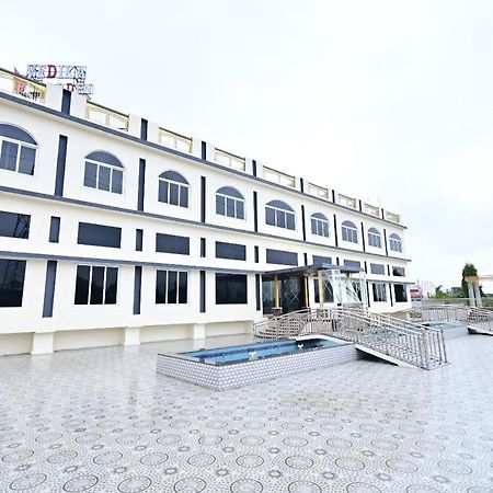 Hotel Vedika Garden Āmbavna Zewnętrze zdjęcie
