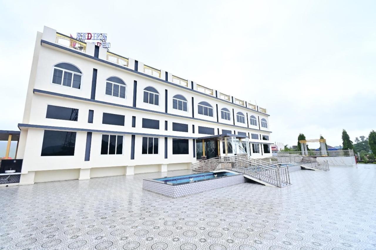 Hotel Vedika Garden Āmbavna Zewnętrze zdjęcie