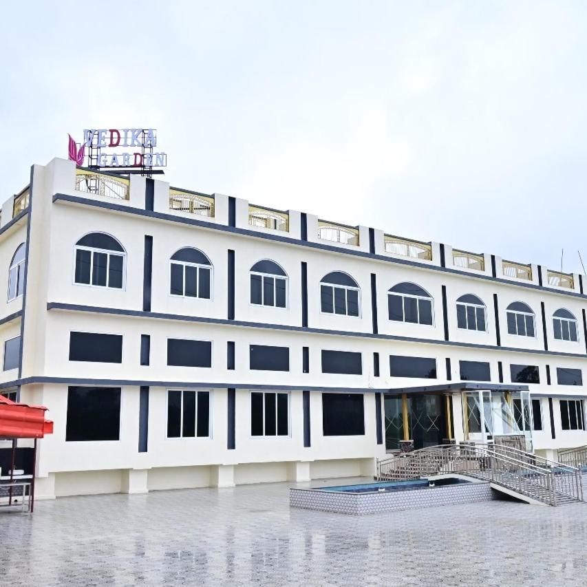 Hotel Vedika Garden Āmbavna Zewnętrze zdjęcie